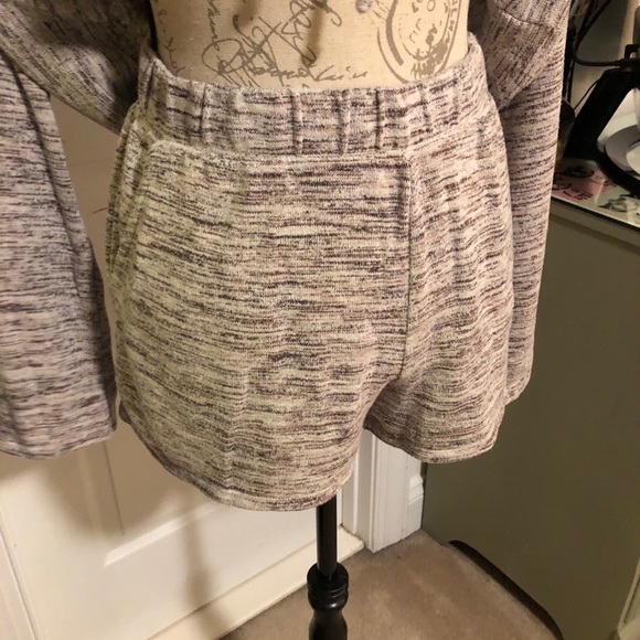 Aerie Lounge set Large - Picture 4 of 6